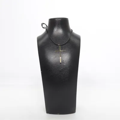 Collier (Noir, Or) Métal inconnu
