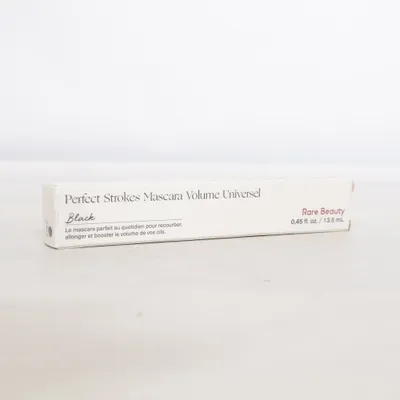 Mascara (Perfect Strokes Universal Volumizing Mascara) de Rare Beauty