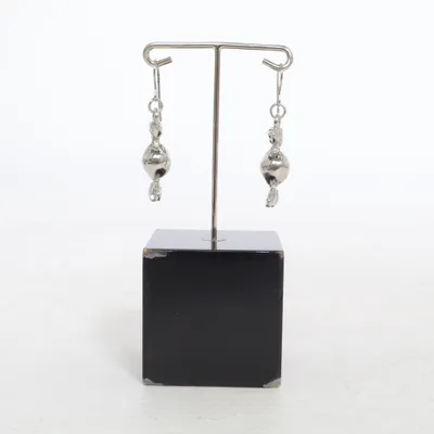 Örhängen (Silverfärgad) från Lindt Okänd metall