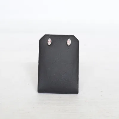 Örhängen (Rosa) från Gildhouse Okänd metall