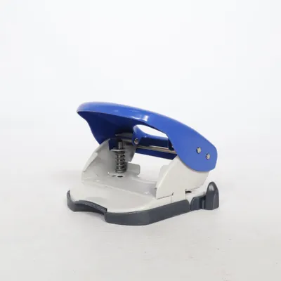 Perforatrice (5008) de Leitz