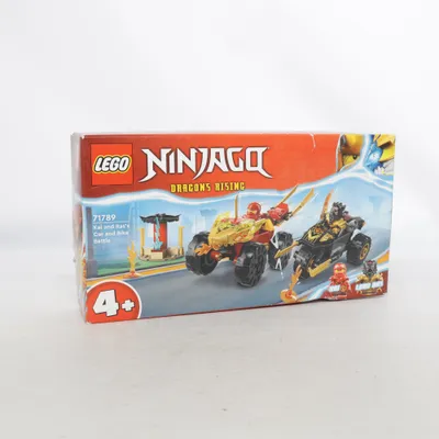 Byggsats (Kai And Ras's Car And Bike Battle) från LEGO