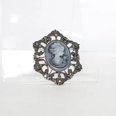 Broche (Noir, Gris) Métal inconnu