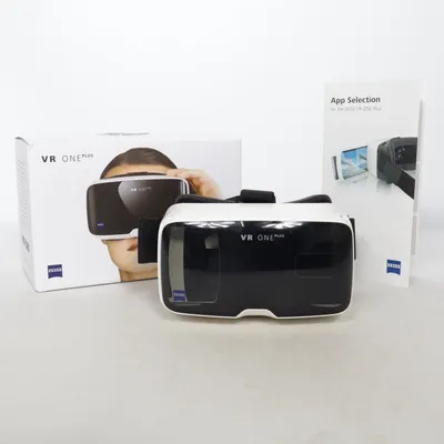 VR-glasögon (VR ONE Plus) från Zeiss