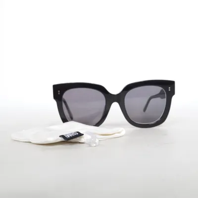 Solglasögon (Svart) från Chimi