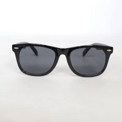 Solglasögon (Svart) från Girl It