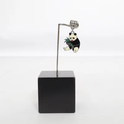 Charme (Noir, Blanc) Métal inconnu