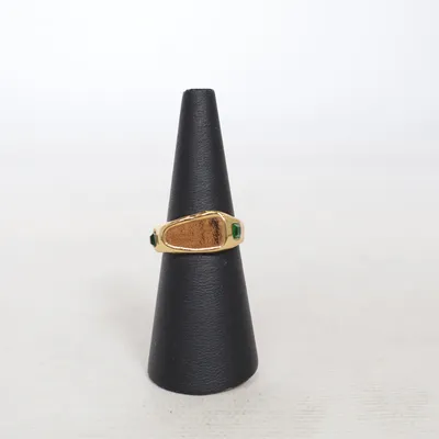 Ring (Guldfärgad, Grön) Okänd metall
