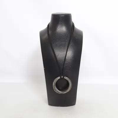 Halsband (Svart, Silverfärgad) från Nile Okänd metall