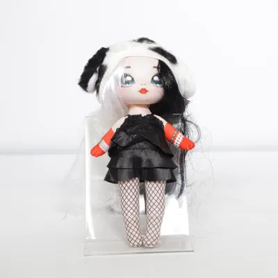 Poupée (Noir, Blanc, Rouge) de MGA Entertainment