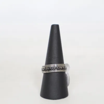 Ring (Silverfärgad) Okänd metall