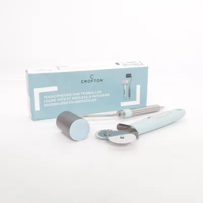Baking utensil (Teigschneider Und Teigroller) from Crofton