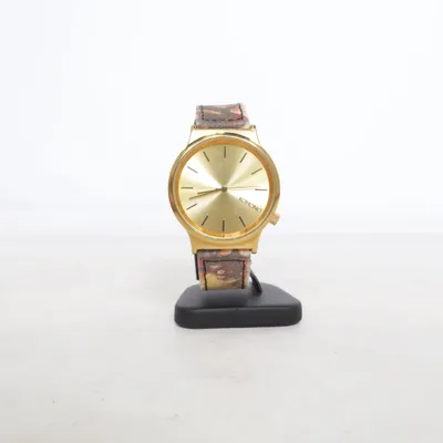 Montre (The Wizard) de Komono