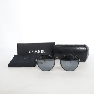 Solglasögon (4206) från Chanel
