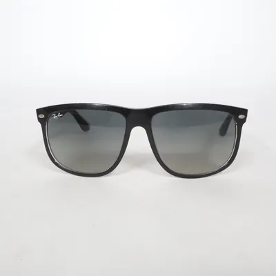 Solglasögon (Boyfriend RB4147 ) från Ray-Ban