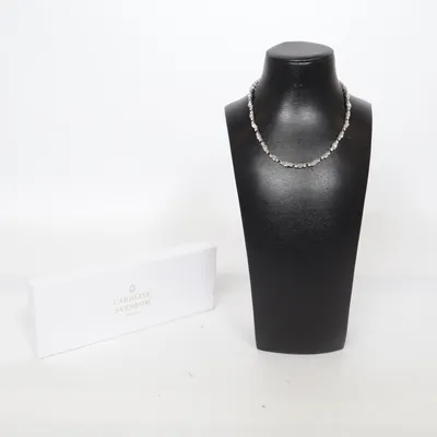 Halsband (Silverfärgad, Transparent) från Caroline Svedbom Okänd metall