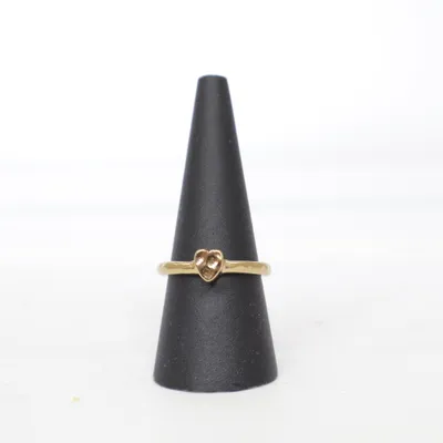 Ring (Guldfärgad) från Dyrberg/Kern Okänd metall