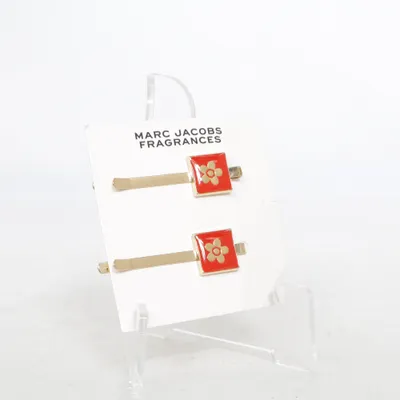 Hårspänne (Röd, Guldfärgad) från Marc Jacobs Fragrances