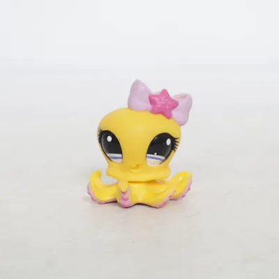 Toy figurine (Yellow, Purple) from Hasbro