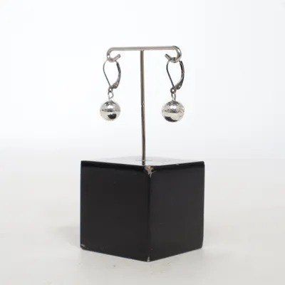 Örhängen (Silverfärgad) från Snö of Sweden Okänd metall