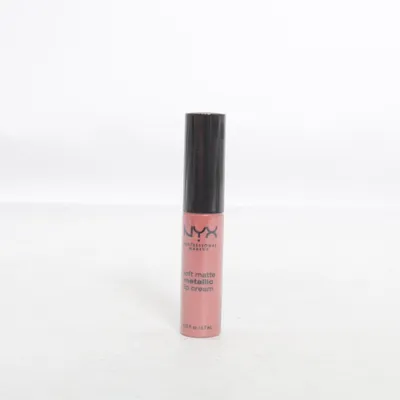 Lipgloss (Soft Matte Metallic Lip Cream) van NYX Professional Makeup