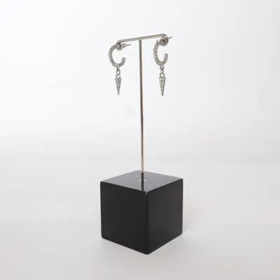 Örhängen (Grå, Silverfärgad) Okänd metall