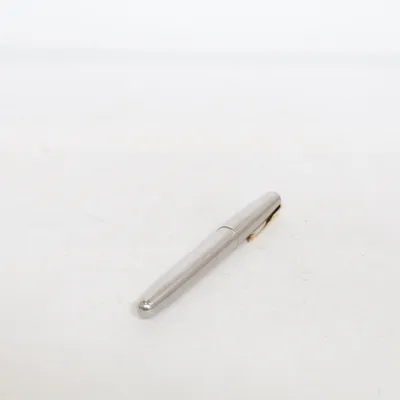 Reservoarpenna (Silverfärgad, Svart, Guldfärgad) från Parker