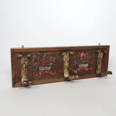 Hängare (Brun, Röd, Guldfärgad)