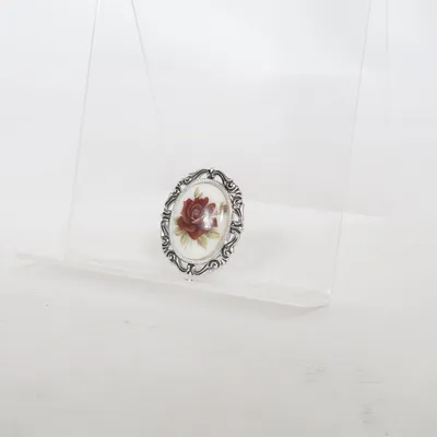 Brosch (Silverfärgad, Flerfärgad) Okänd metall