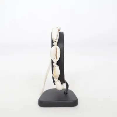 Armband (Beige) Okänd metall, Snäckor