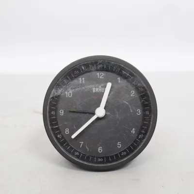 Table clock (Black) from Braun