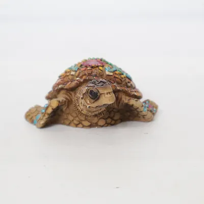 Figurine (Brown, Multicolored)