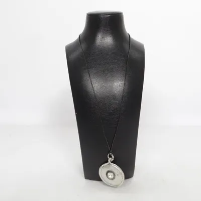 Collier (Argent, Noir) Métal inconnu