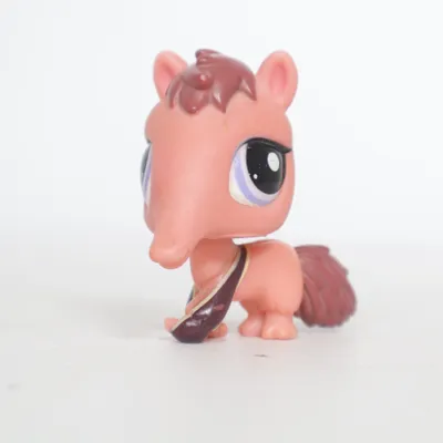 Toy figurine (Pink) from Littlest Pet Shop