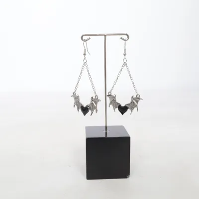 Boucles d'oreilles (Noir, Argent) de Tiger Métal inconnu