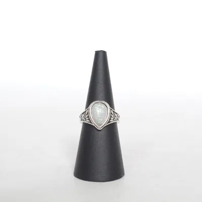 Ring (Silverfärgad, Vit) Okänd metall