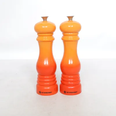 Salt-og peberkværn (Orange, Rød) fra Le Creuset