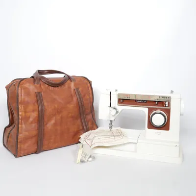 Sewing machine (White) from Singer