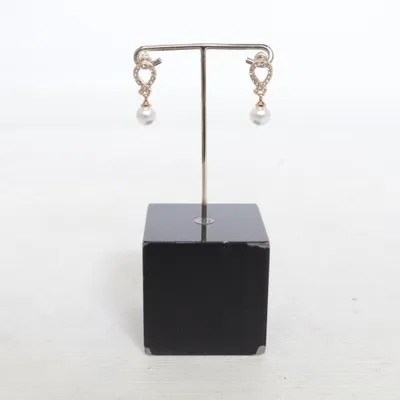 Örhängen (Vit, Guldfärgad) från Gildhouse Okänd metall