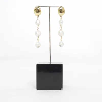 Oorbellen (Wit, Goud) van COS Onbekend materiaal