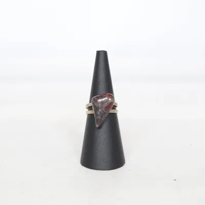 Ring (Guldfärgad, Brun) Okänd metall