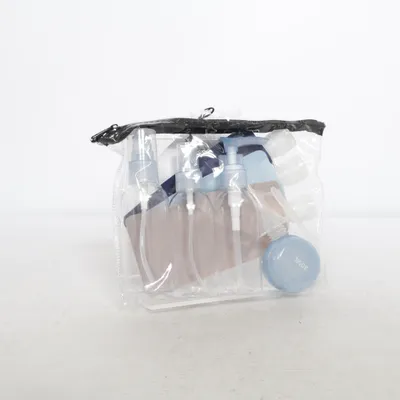 Resekit (Transparent) från Flying Tiger