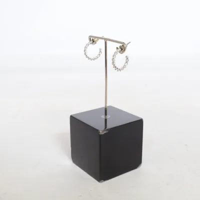 Örhängen (Silverfärgad) från Gildhouse Okänd metall