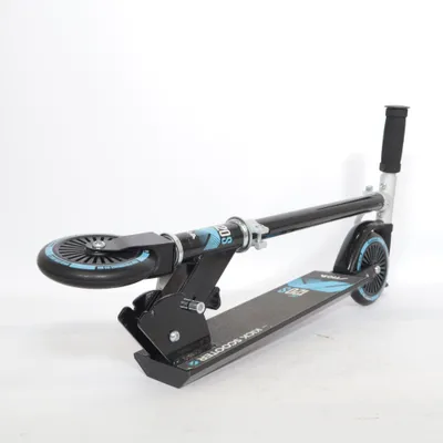 Trotinette (Noir, Bleu) de Stiga
