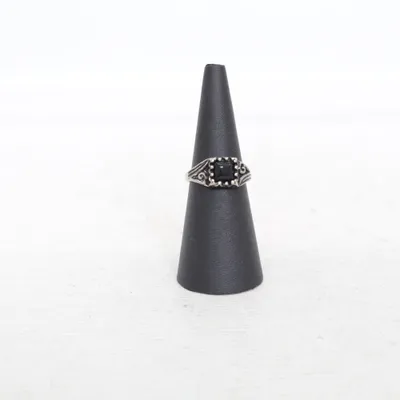 Ring (Silber, Schwarz) Unbekanntes Metall