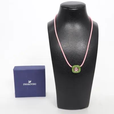 Necklace (Pink, Green) from Swarovski Unknown metal