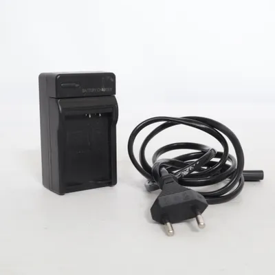 Chargeur pour appareil photo (Universal-8.4) de RoHS