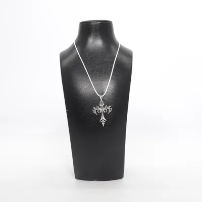 Halsband (Silverfärgad) Okänd metall