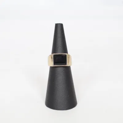 Signet ring (Gold, Multicolored) Unknown metal