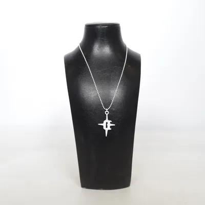 Halsband (Silverfärgad) Okänd metall